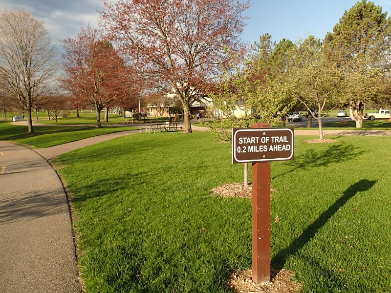 2015-05 B2B 10K 020.JPG - A great running, walking and biking trail for everyone!